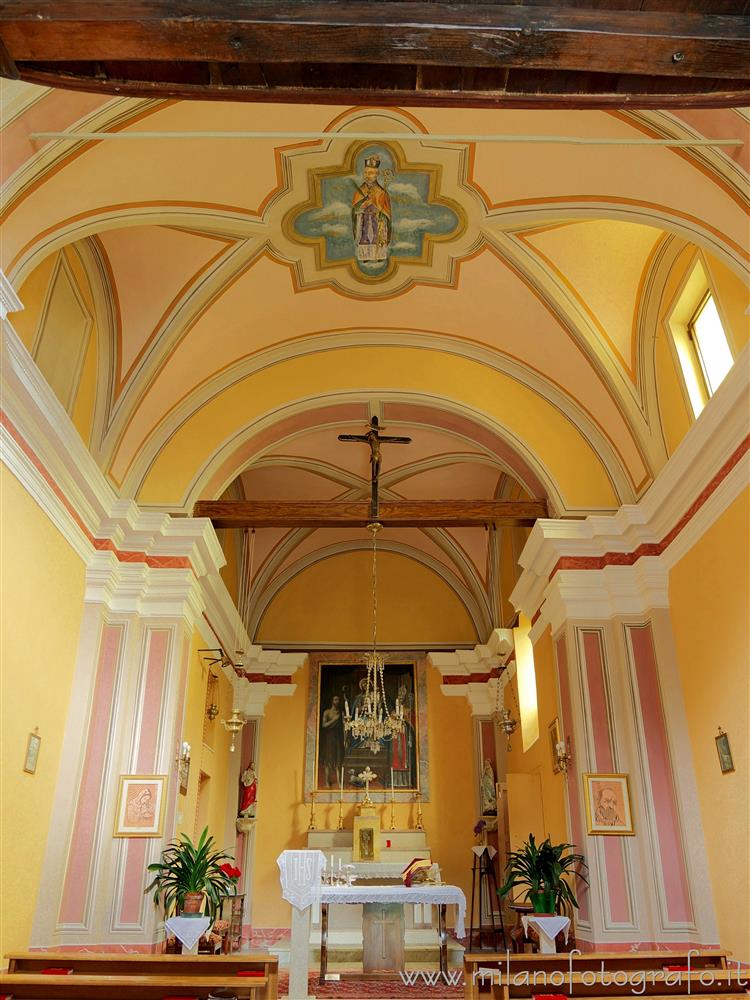 Valmosca frazione di Campiglia Cervo (Biella) - Interno della Chiesa di San Biagio